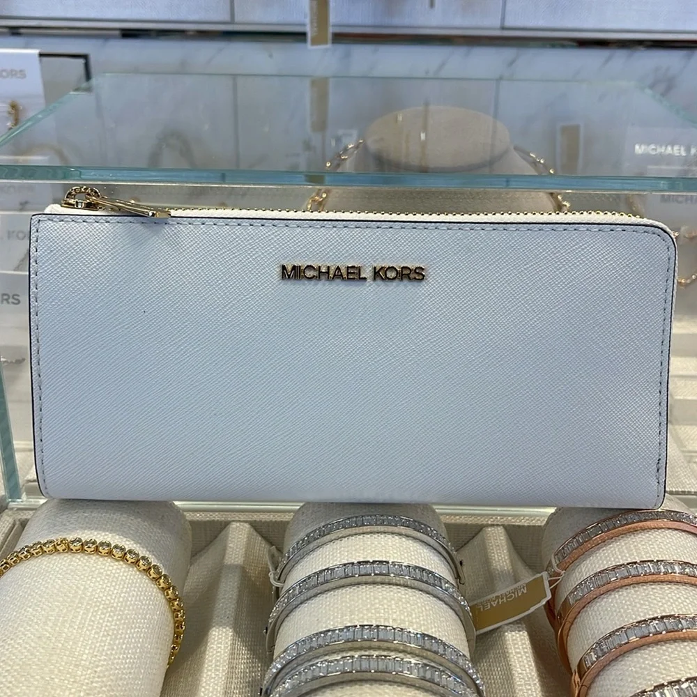 MICHAEL KORS Jet Set Travel Lg Saffiano Leather Quarter-Zip Wallet
Optic White - Picture 6 of 16